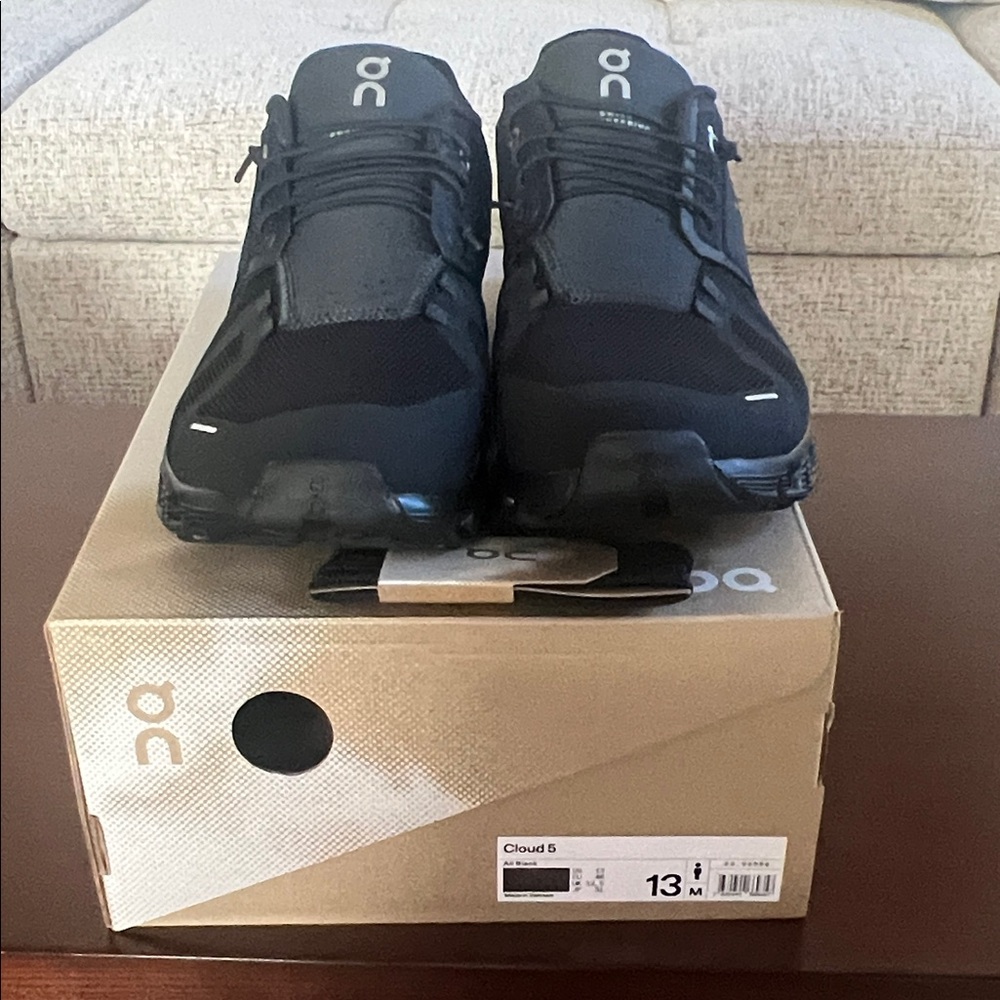 On Running Cloud 5 Men's Athletic Shoes in Black